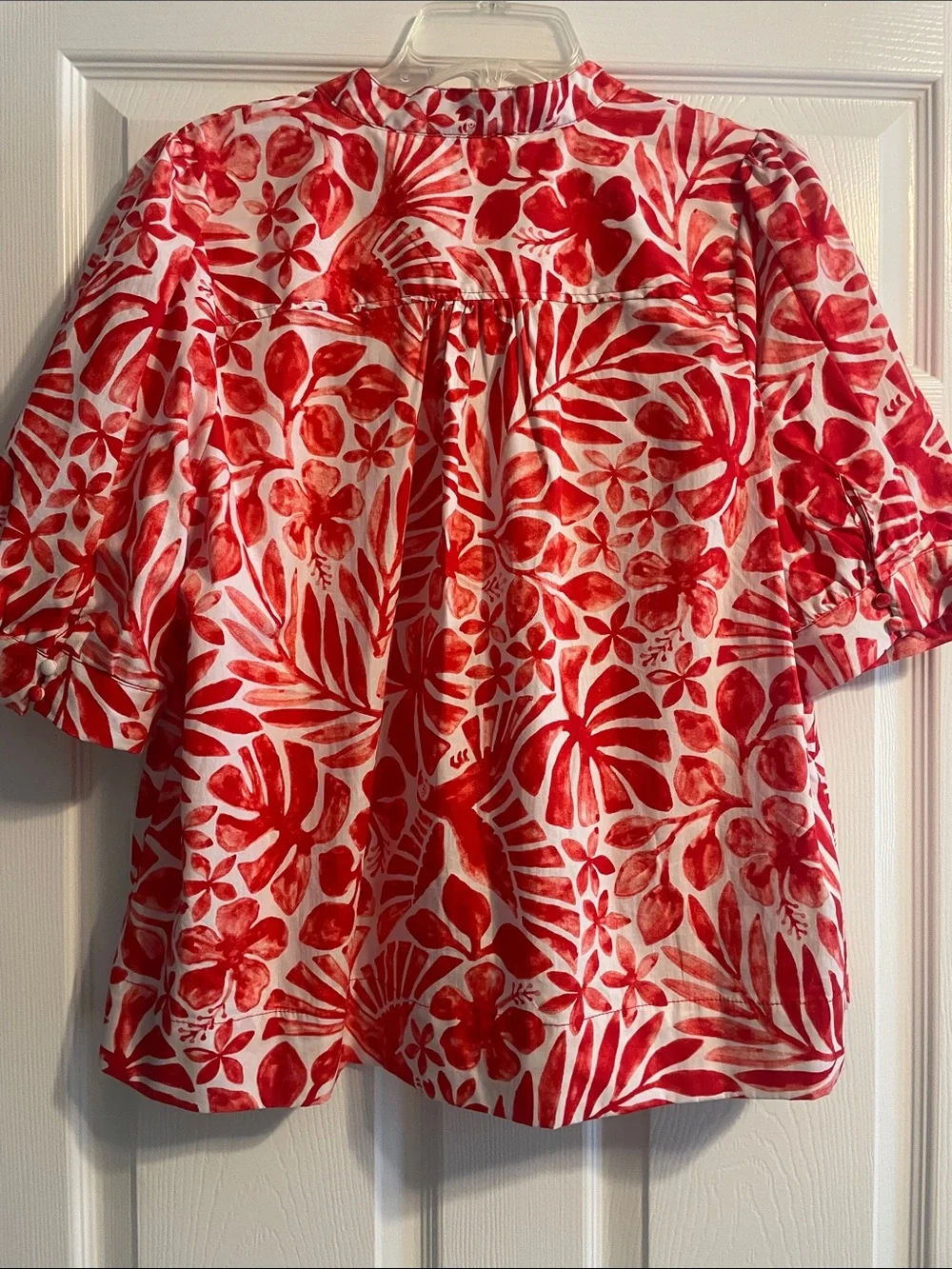 NWOT Crown and Ivy Red and White Tropical Print Flutter-Sleeve Blouse Size XL - Picture 4 of 7